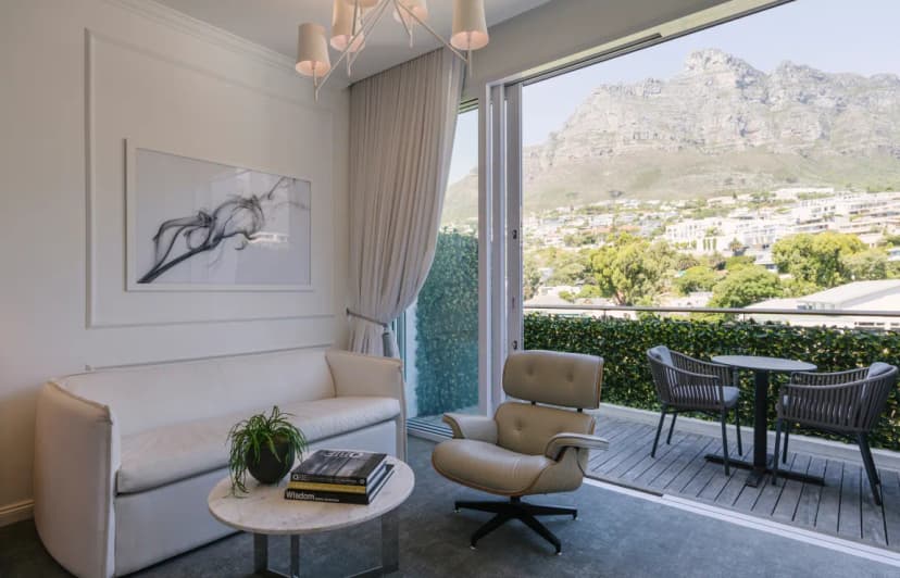 classic-mountain-facing-room-room-main