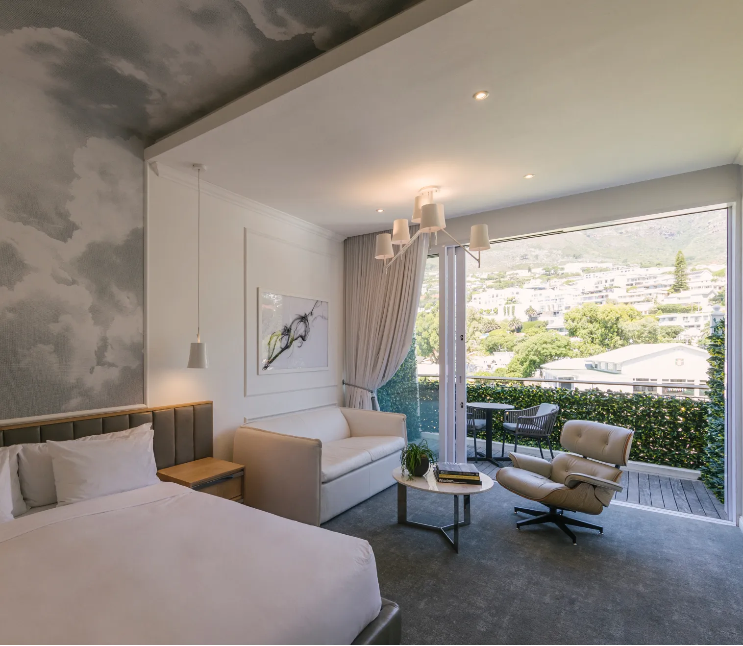 classic-mountain-facing-room